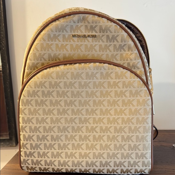 Michael Kors Abbey Large Backpack - Picture 1 of 15
